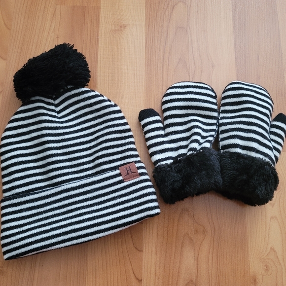 Toddler Girls Boys Black White Striped Hat & Mitten Set Pom Pom NWT Size 2T-3T - Picture 3 of 10
